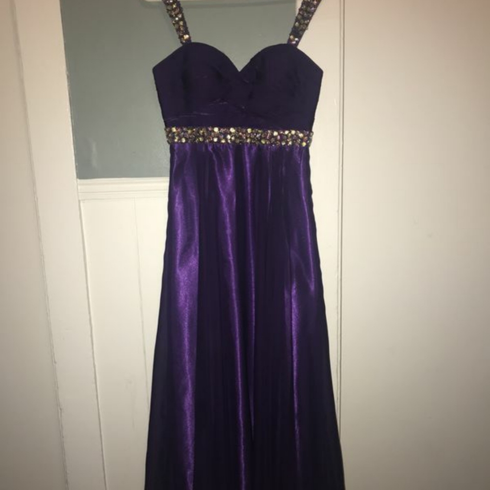 Dress - Picture 1 of 4